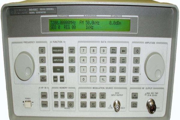 安捷伦（HP）8648C信号发生器
